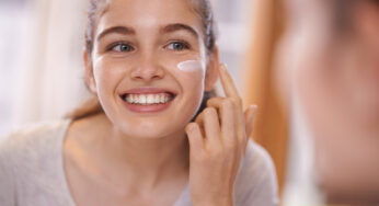 wellhealthorganic.com:amazing-beauty-tips-of-ice-cube-will-make-you-beautiful-and-young